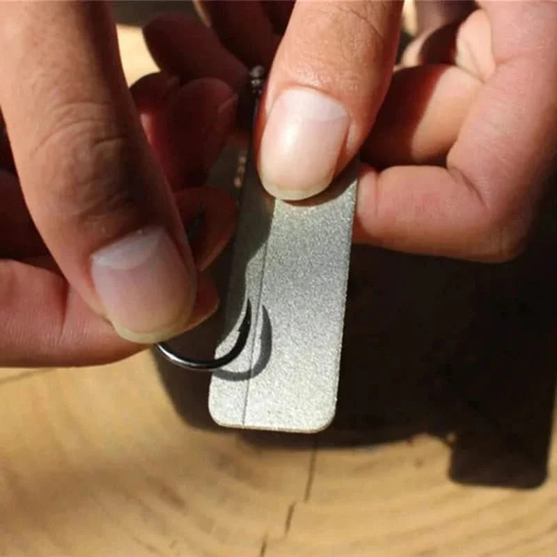 Mini affûteur de poche avec porte-clés – Pierre diamantée pour couteaux et hameçons