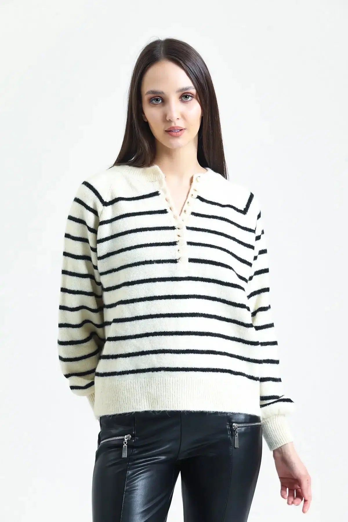 Pull rayé noir et blanc