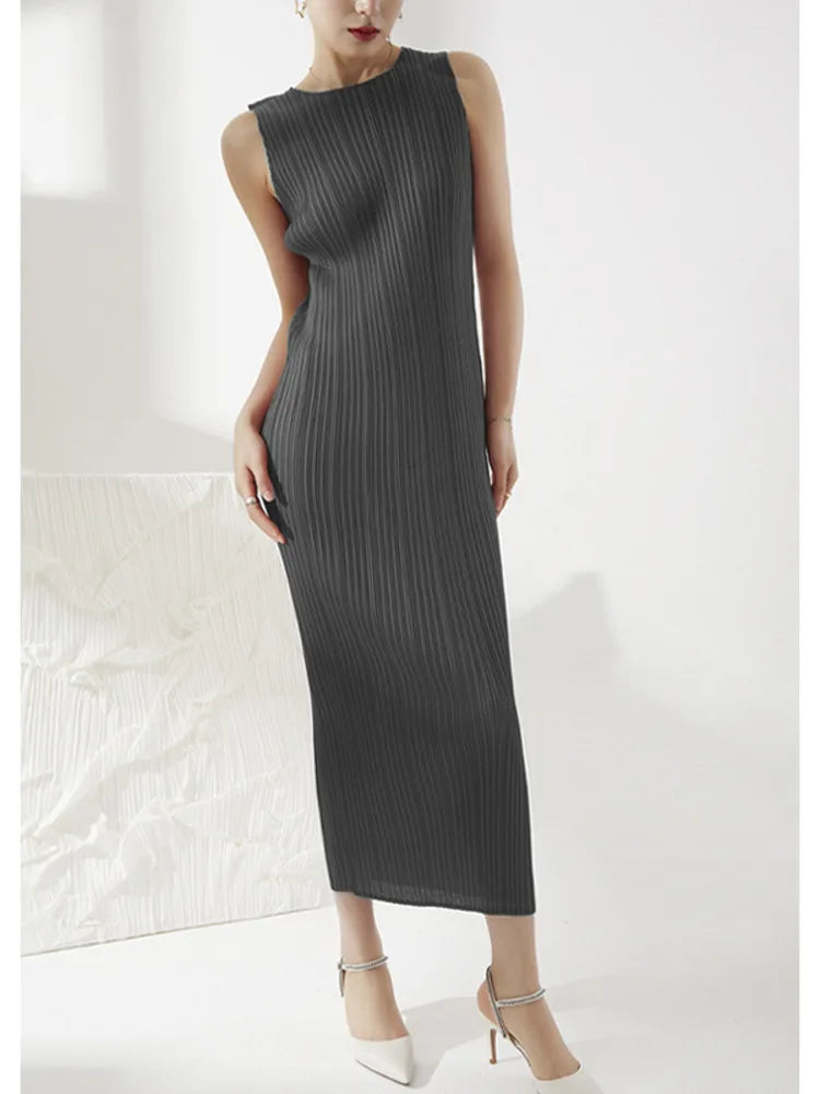 Robe longue plissée grise