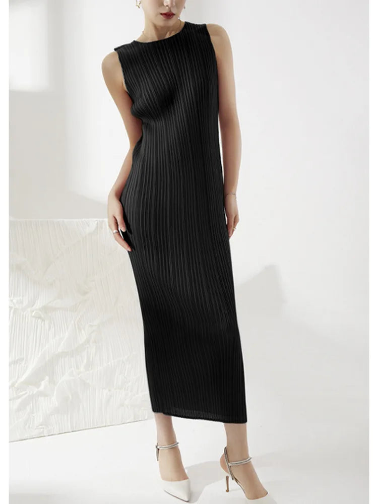 Robe longue plissée noire