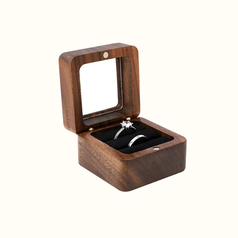 Boîte porte-alliance vintage en bois