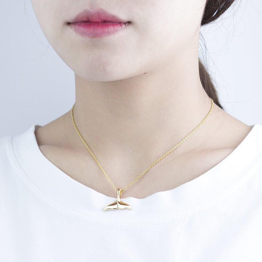 Collier avec pendentif queue de baleine en plaqué or / argent / or rose