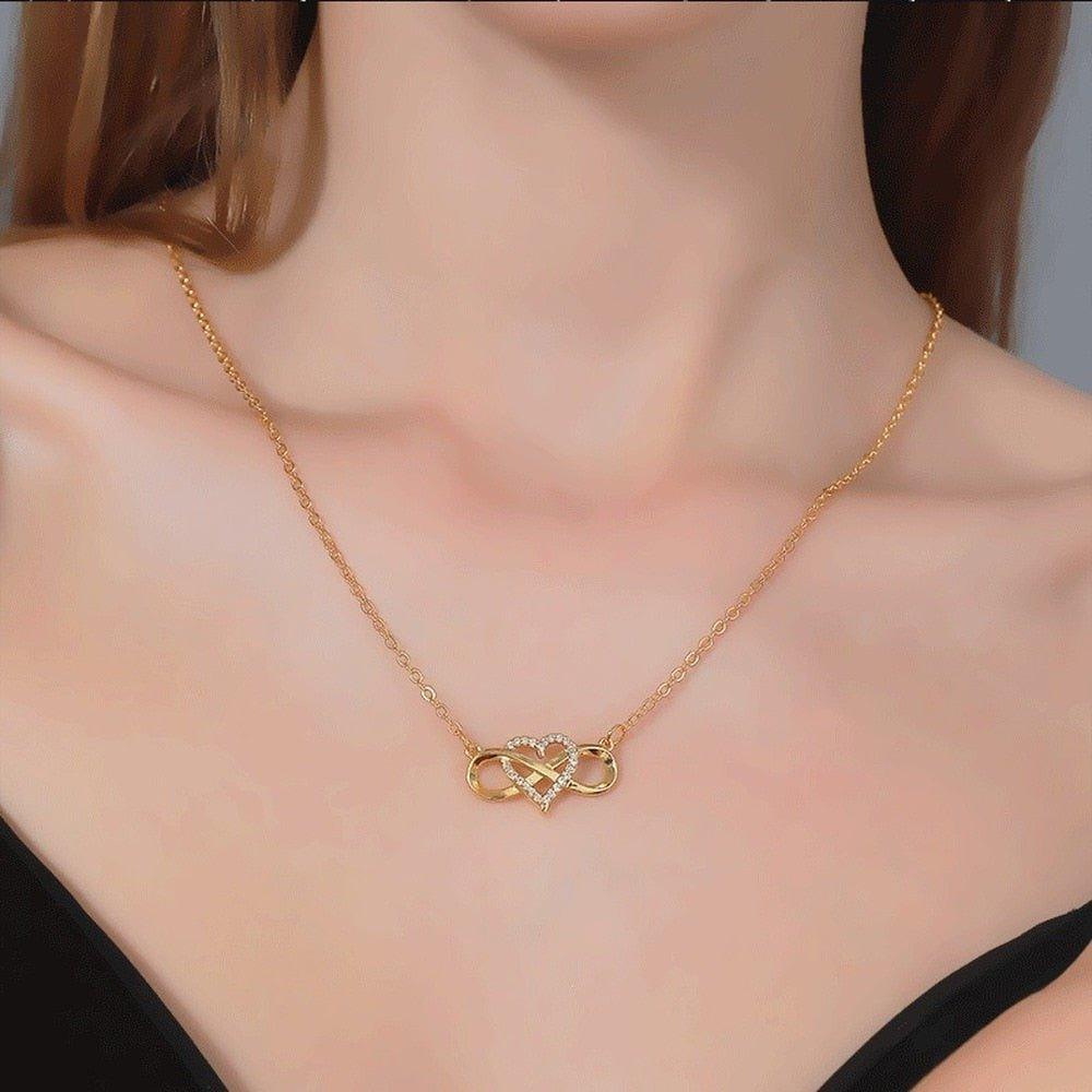 Collier pendentif infini avec coeur cristal plaqué or / or rose / argent