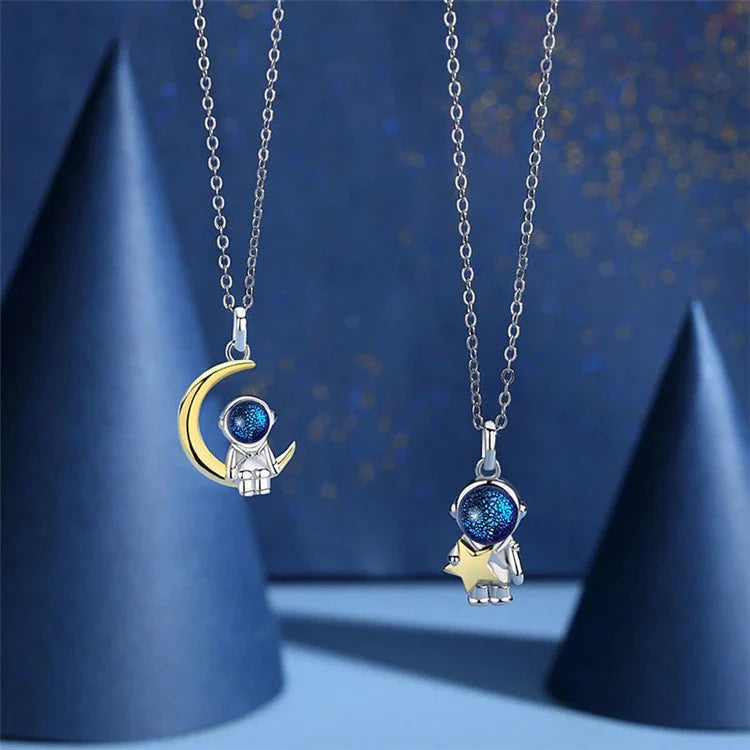Collier pendentif lune astronaute en argent 925