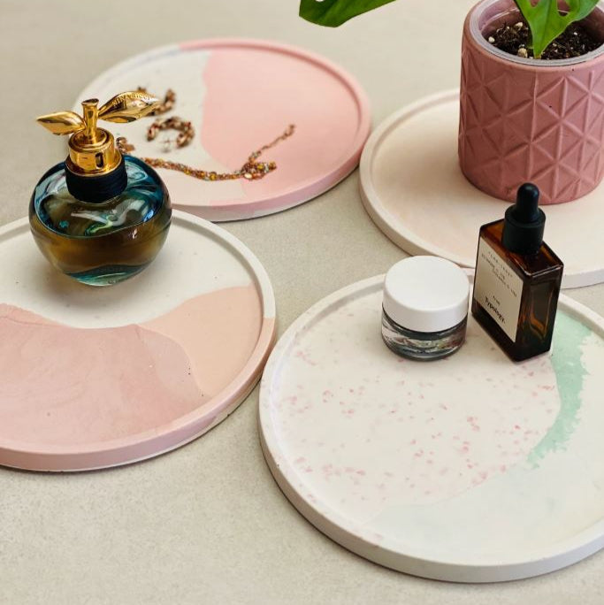 Plateau rond en Jesmonite effet Terrazzo