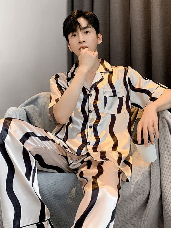 Pyjama D'été Pour Homme En Satin Argenté "Évasion Nocturne"