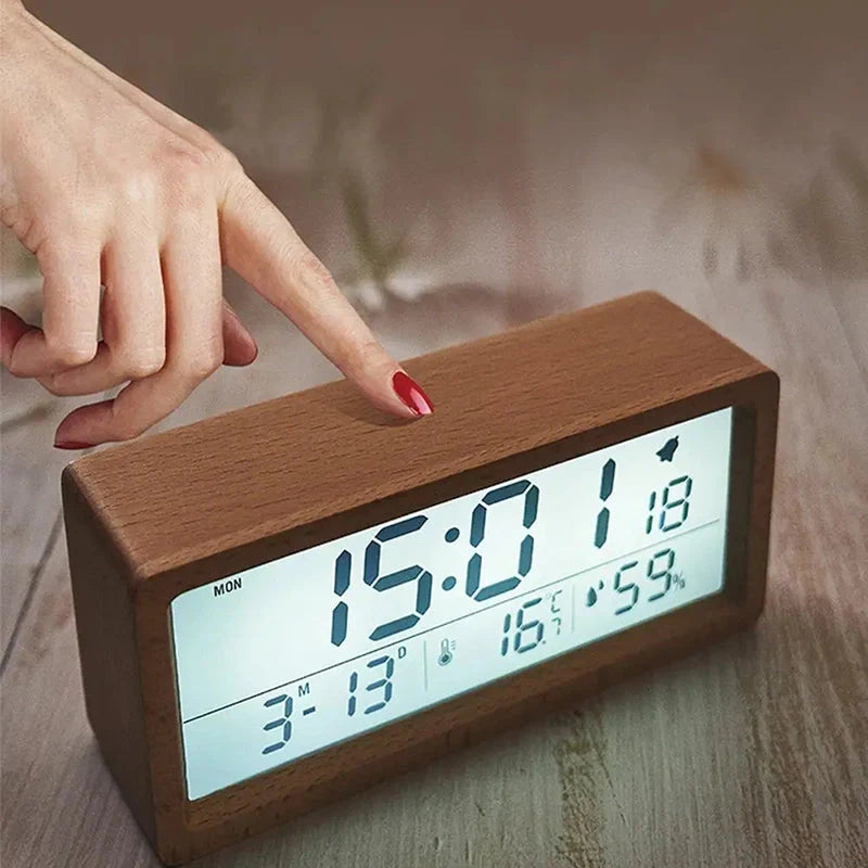 Réveil numérique en bois