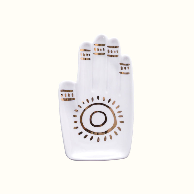 Vide poches main de Fatma oeil