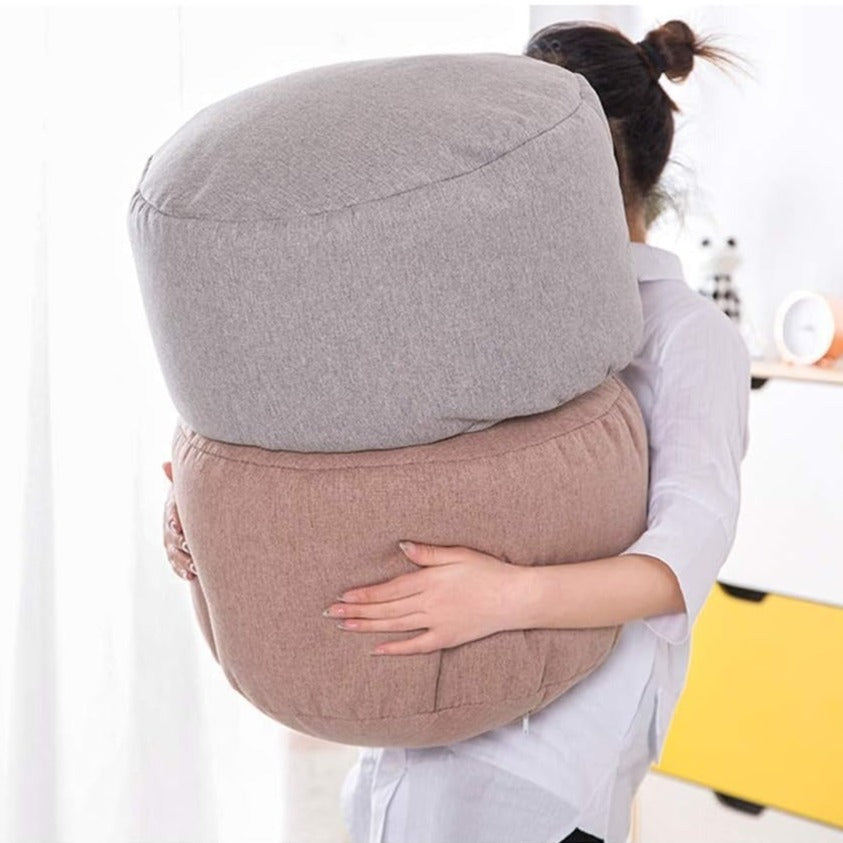 Petit coussin pouf