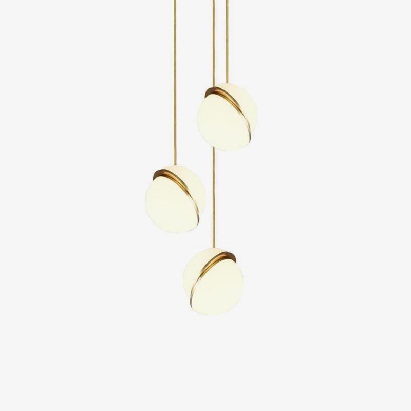 Suspension Mondsichel en Acryl et Laiton - Éclairage LED Moderne et Élégant