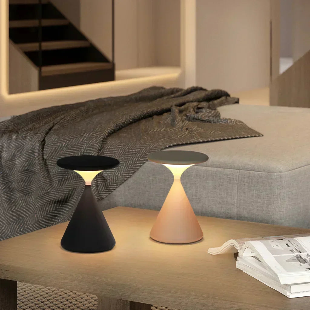 GlowSand - Lampe de table en sablier élégante