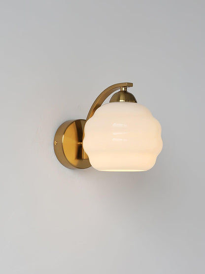 Lampe Murale Vintage Art Déco, Élégance Classique avec Abat-jour en Verre Blanc