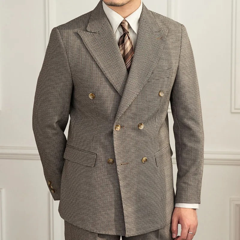 COSTUME BUSINESS OLD MONEY