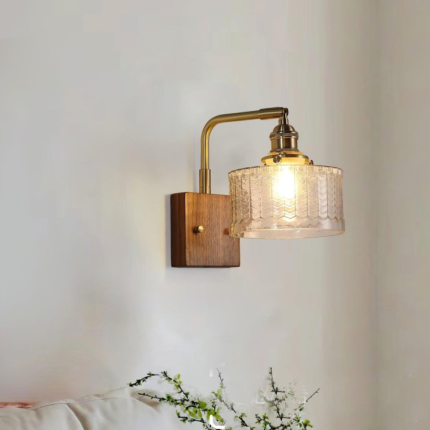 Applique Murale Camela – Éclairage Rustique avec Verre Artisanal et Base en Bois