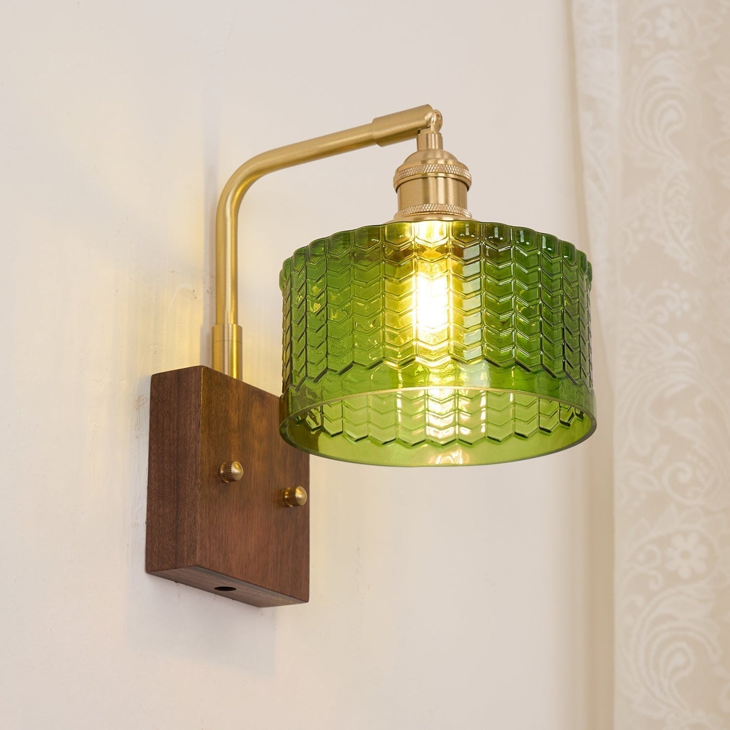 Applique Murale Camela – Éclairage Rustique avec Verre Artisanal et Base en Bois