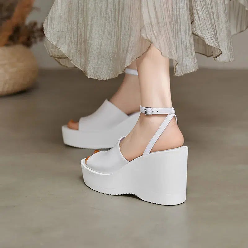 Chaussure compensée chic