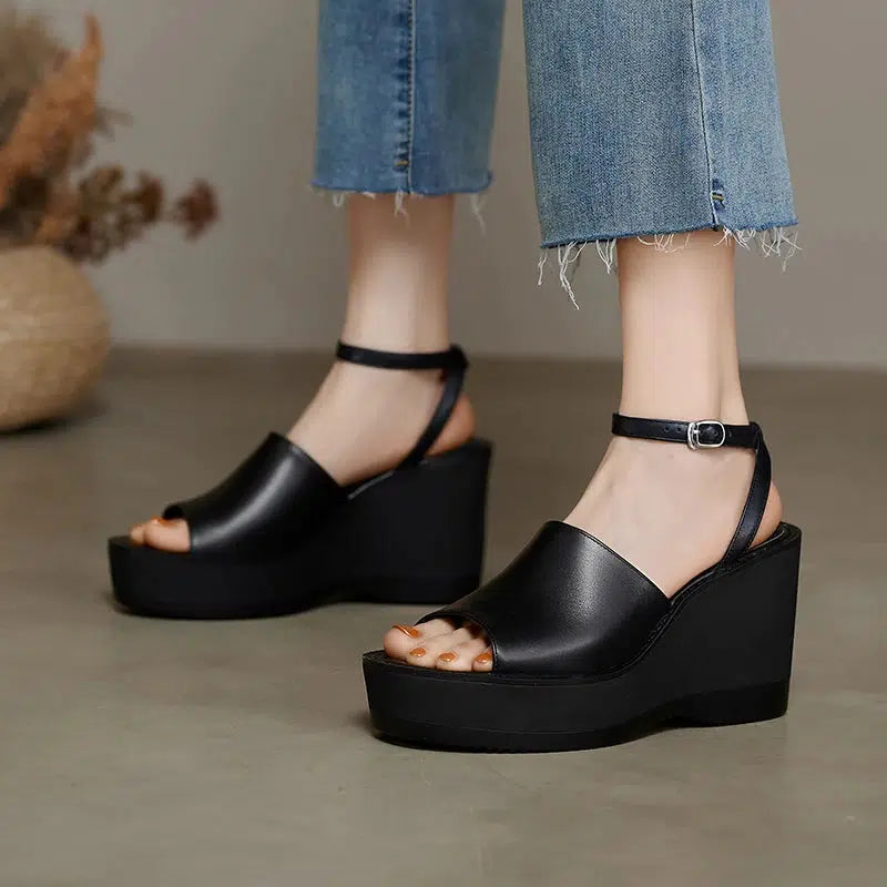 Chaussure compensée chic