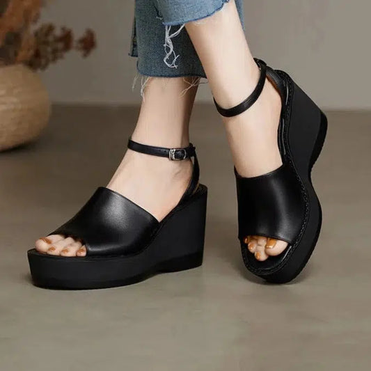 Chaussure compensée chic