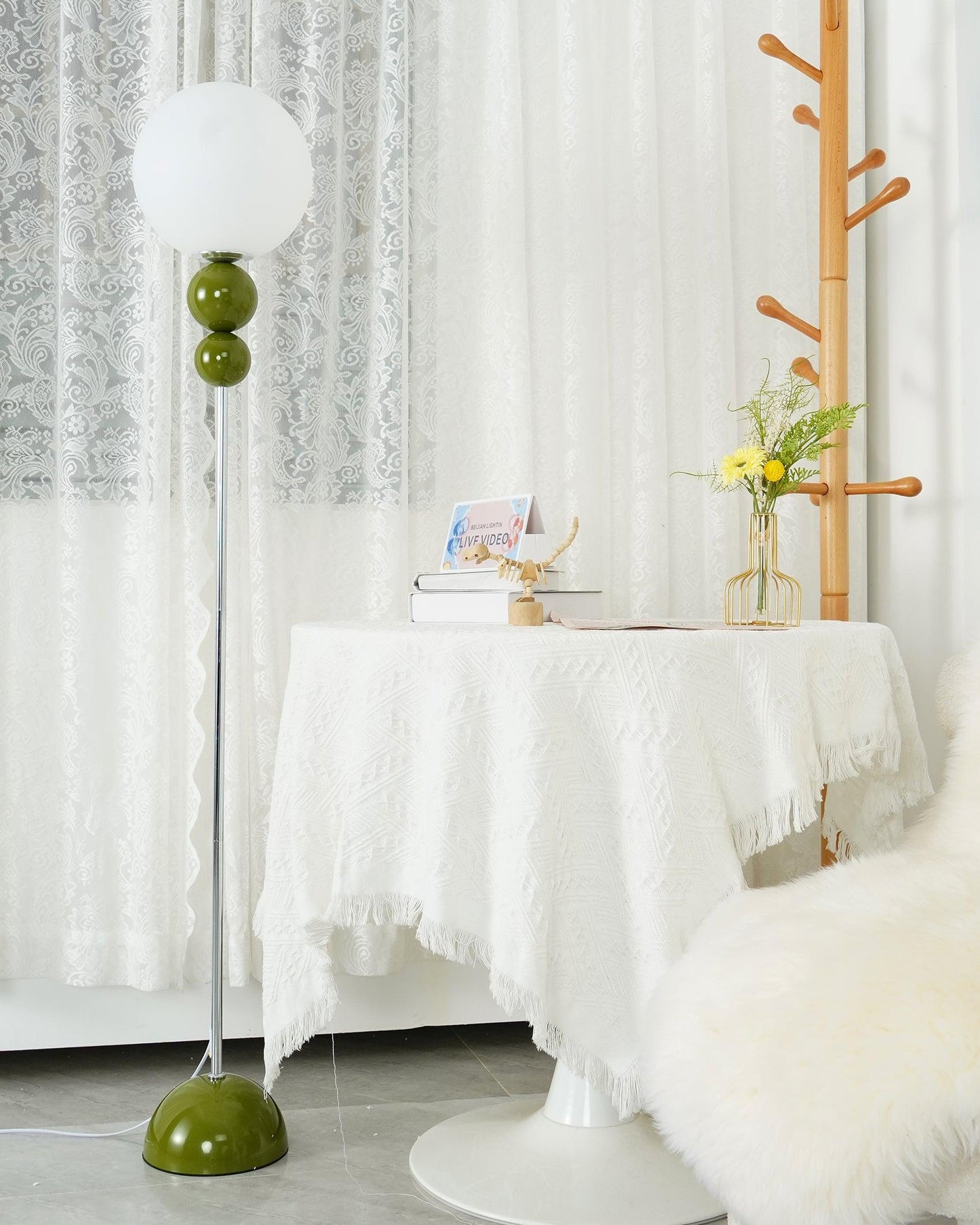 Lampe sur Pied Design Moderne en Métal et Verre - Éclairage Élégant pour Votre Intérieur