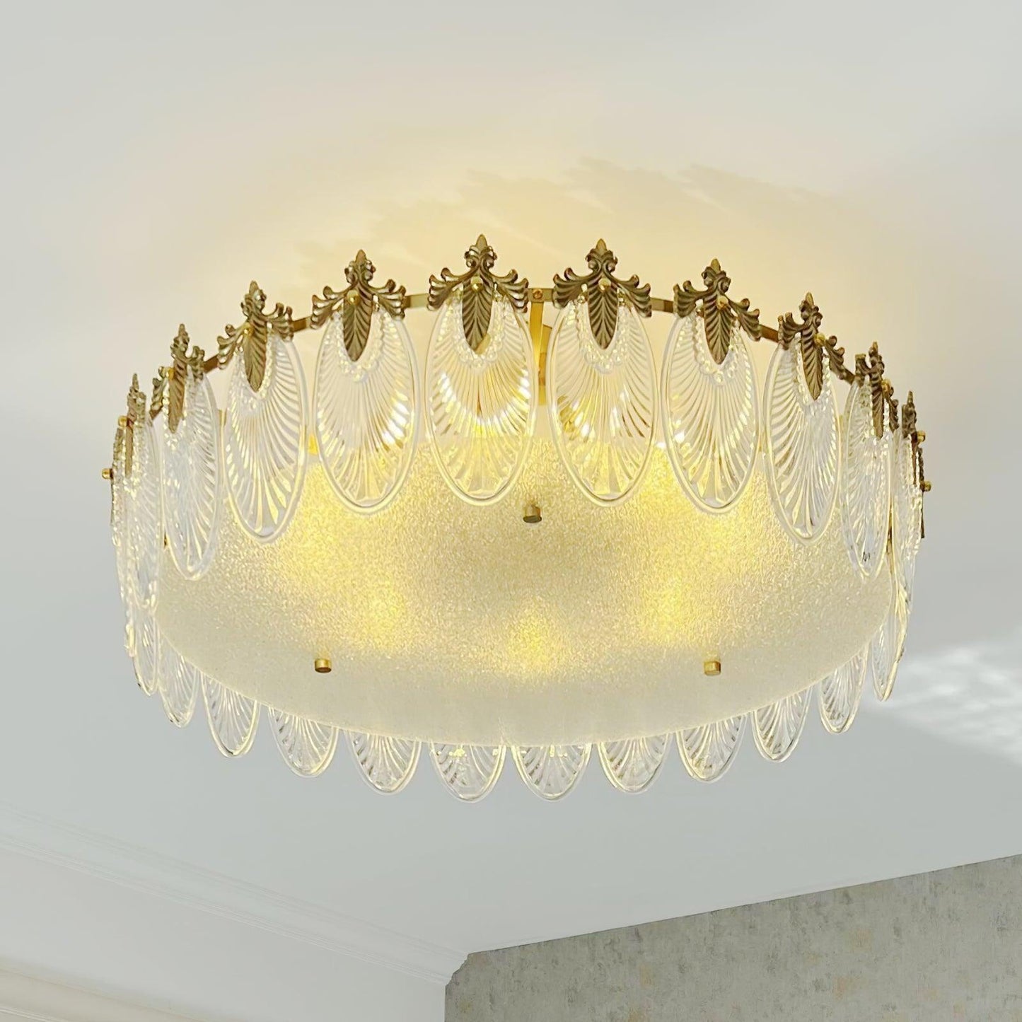 Chandelier Rond en Verre avec Motif Décoratif - Lampe Suspendue Élégante