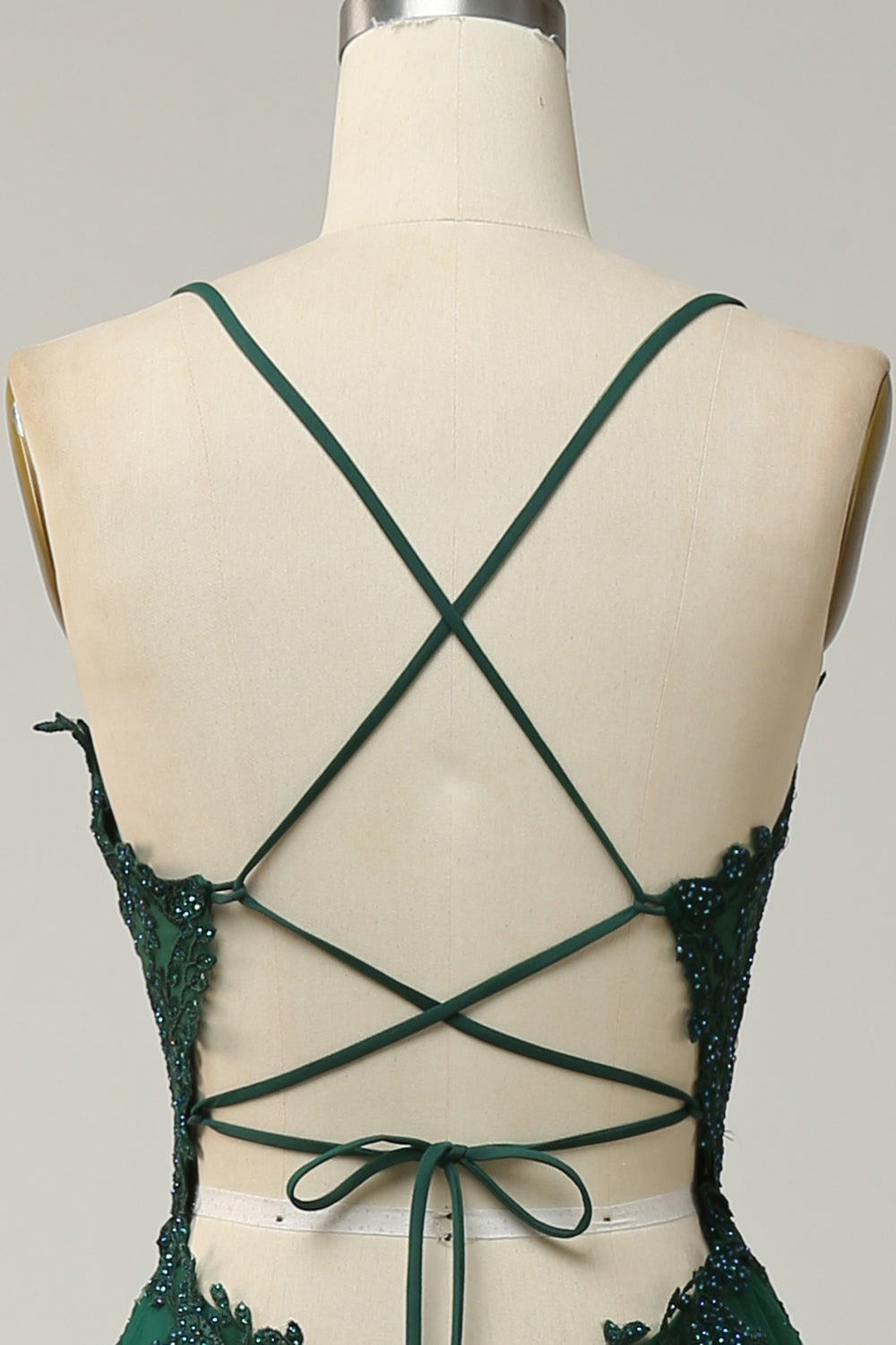 Robe de Bal Élégance Julia – Coupe A-Ligne, Bretelles Fines, Corset Ajustable, Élégance Intemporelle