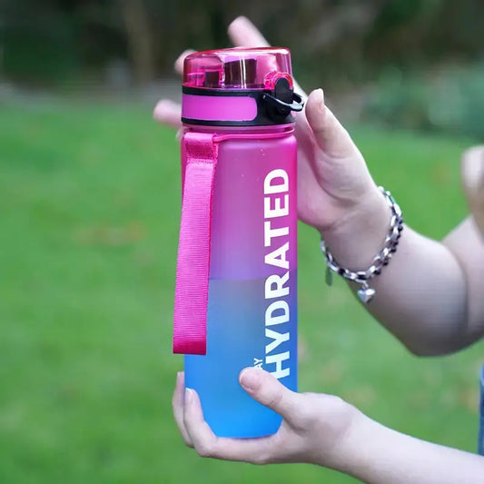 Gourde Stay Hydrated 1L avec lanière