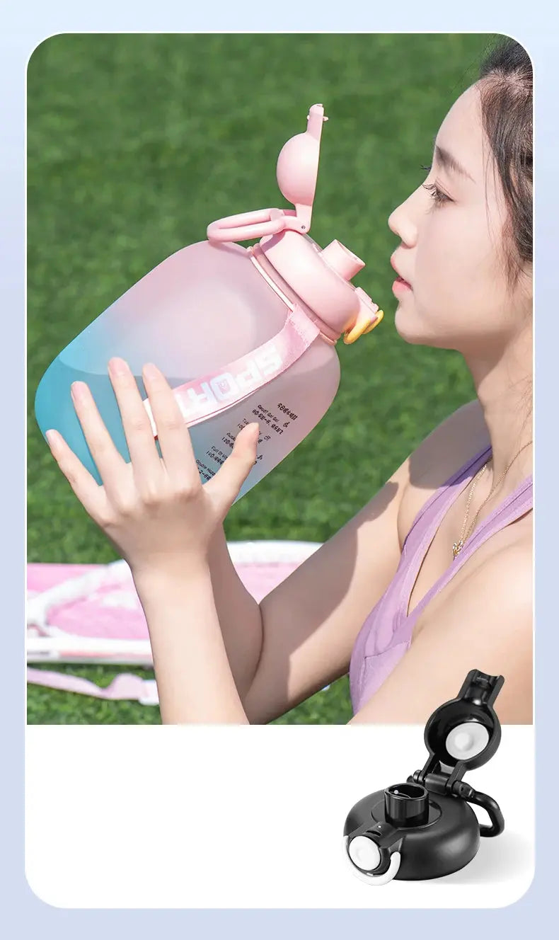 Grosse Gourde avec paille intégrée 2500ml