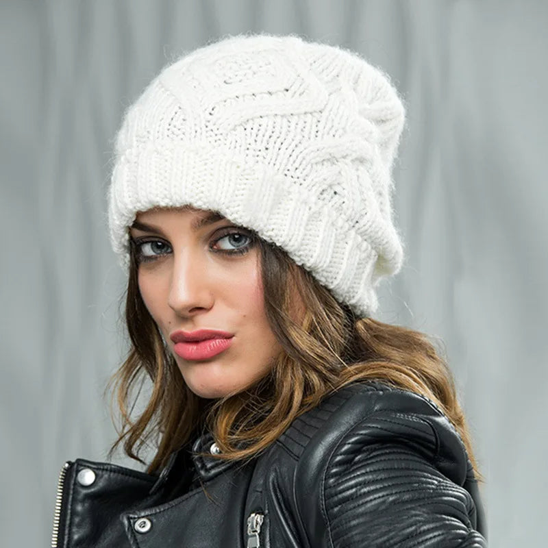 Bonnet Femme en tricot torsadé - GoldenCharm