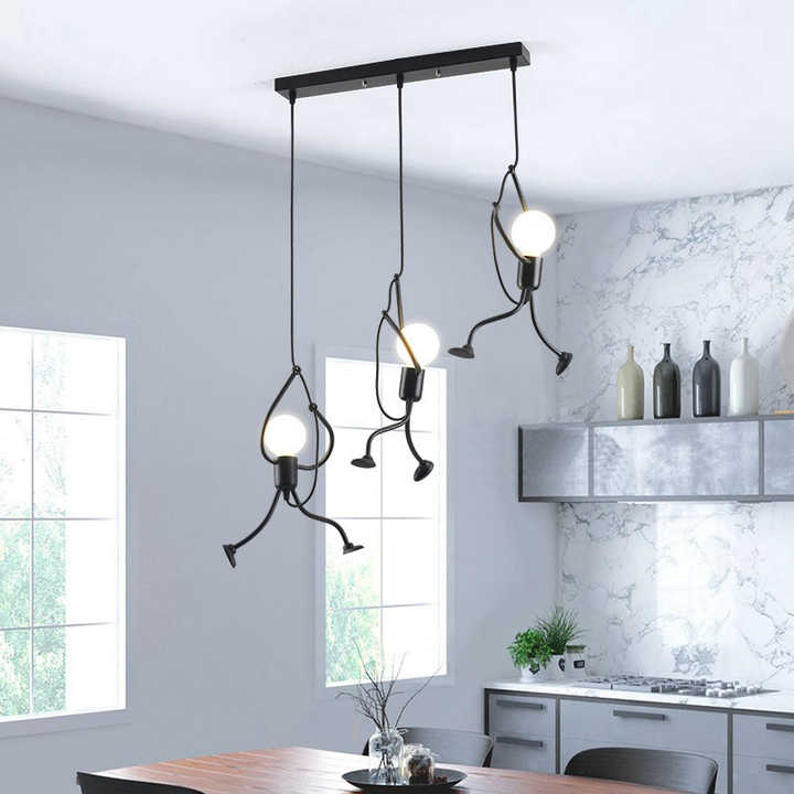 Suspension Lumineuse en Forme de Poupée - Apportez de la Joie à Votre Intérieur