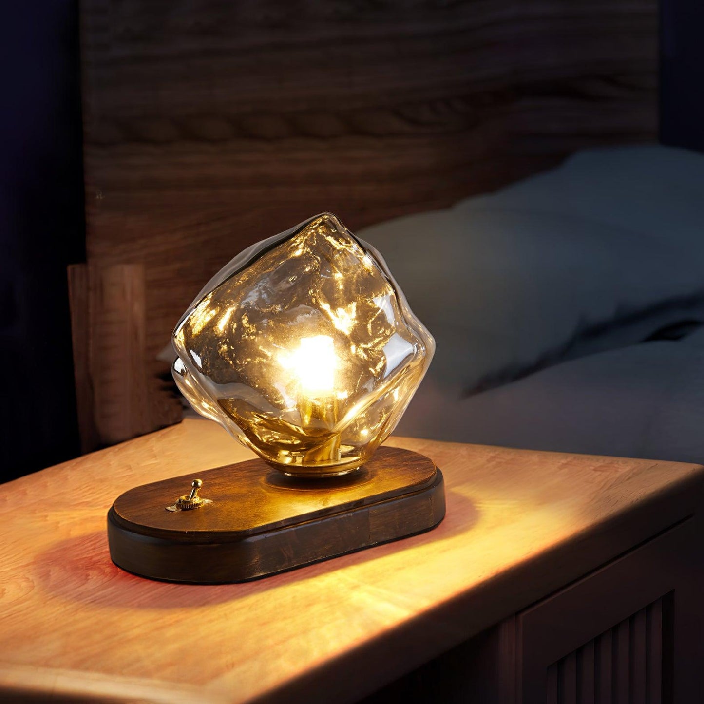 Lampe de Table en Verre Ice Stone – Design Élégant avec Base Métal et Bois
