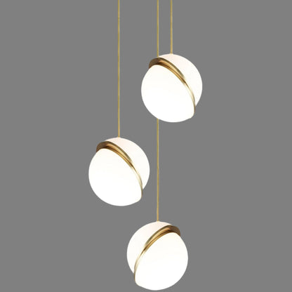 Suspension Mondsichel en Acryl et Laiton - Éclairage LED Moderne et Élégant