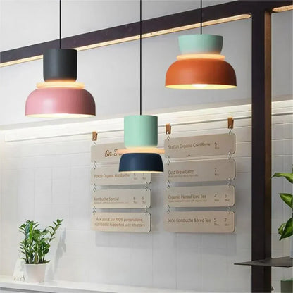 Suspension Moderne en Acrylique – Design Coloré avec Éclat Nordique