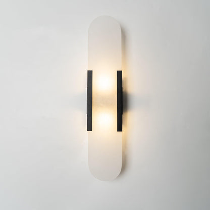 Applique Murale Melange Elongée en Albâtre - Design Élégant avec Détails en Laiton
