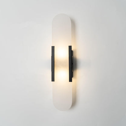 Applique Murale Melange Elongée en Albâtre - Design Élégant avec Détails en Laiton