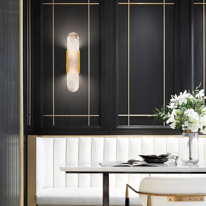 Applique Murale Melange Elongée en Albâtre - Design Élégant avec Détails en Laiton
