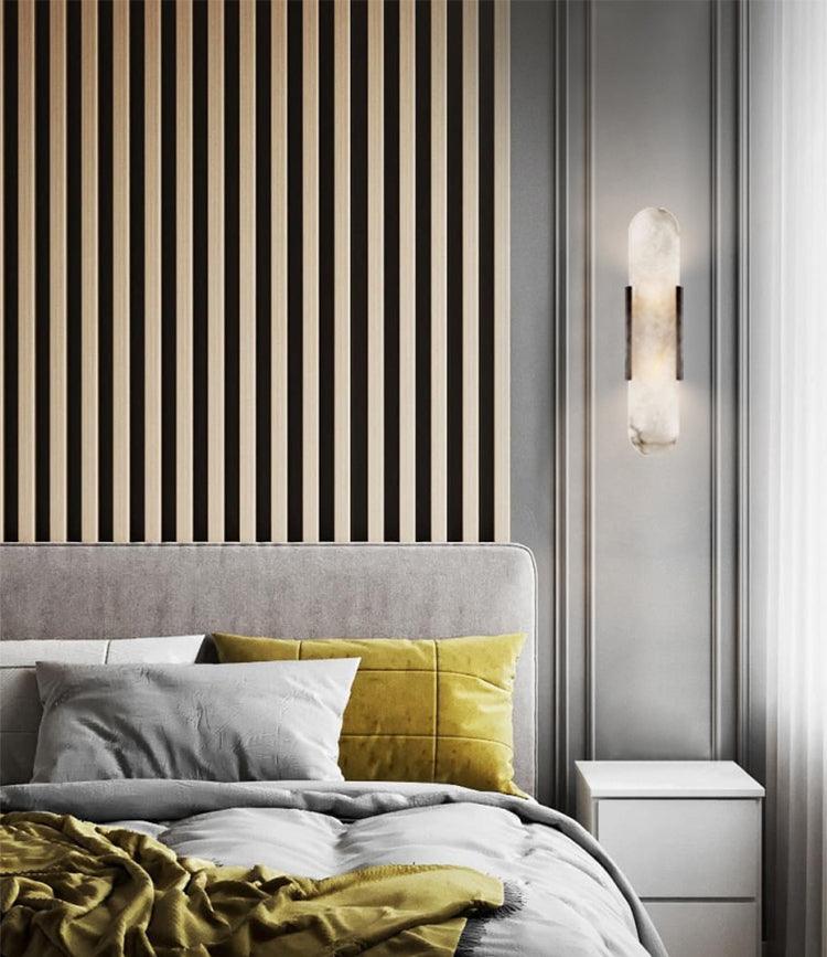 Applique Murale Melange Elongée en Albâtre - Design Élégant avec Détails en Laiton