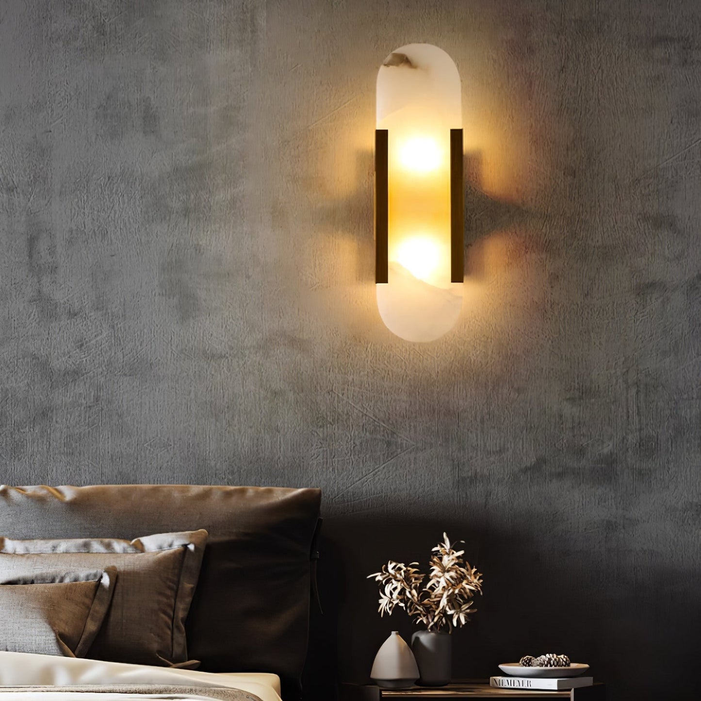 Applique Murale Melange Elongée en Albâtre - Design Élégant avec Détails en Laiton