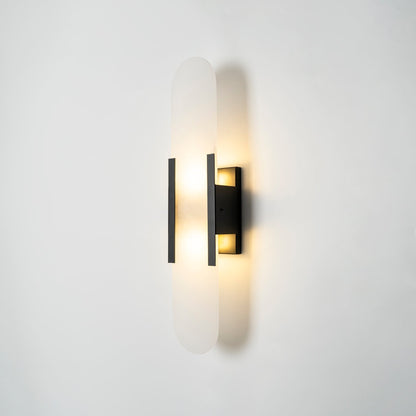 Applique Murale Melange Elongée en Albâtre - Design Élégant avec Détails en Laiton