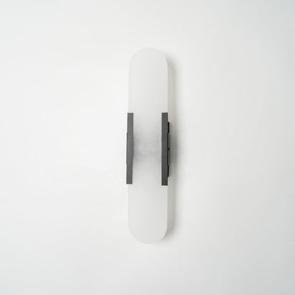Applique Murale Melange Elongée en Albâtre - Design Élégant avec Détails en Laiton