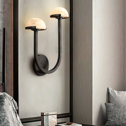 Applique Pilz Alabaster – Lampe Murale Organique en Alabastre et Laiton