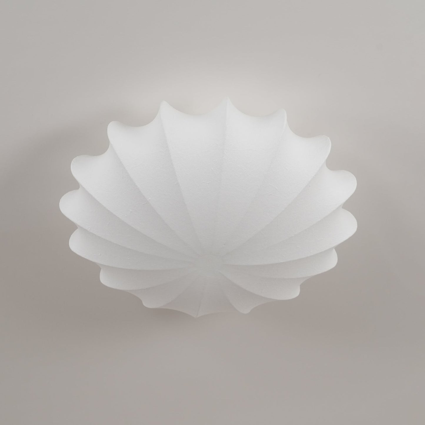 Plafonnier Design Inspiré des Coquillages - Éclairage Moderne en Métal et Polymères