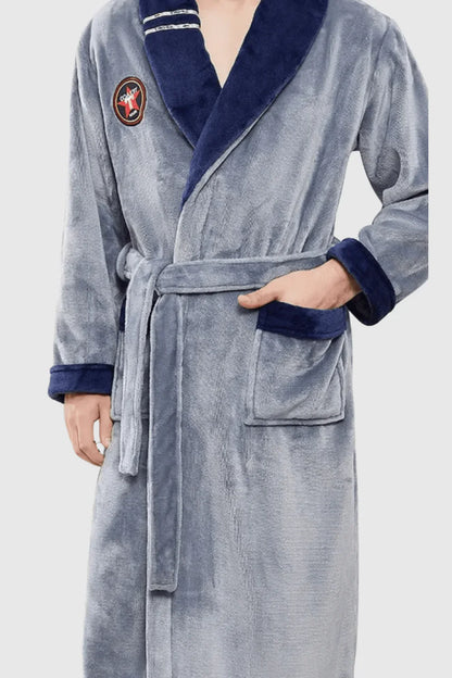 Peignoir de bain homme col châle avec écusson brodé