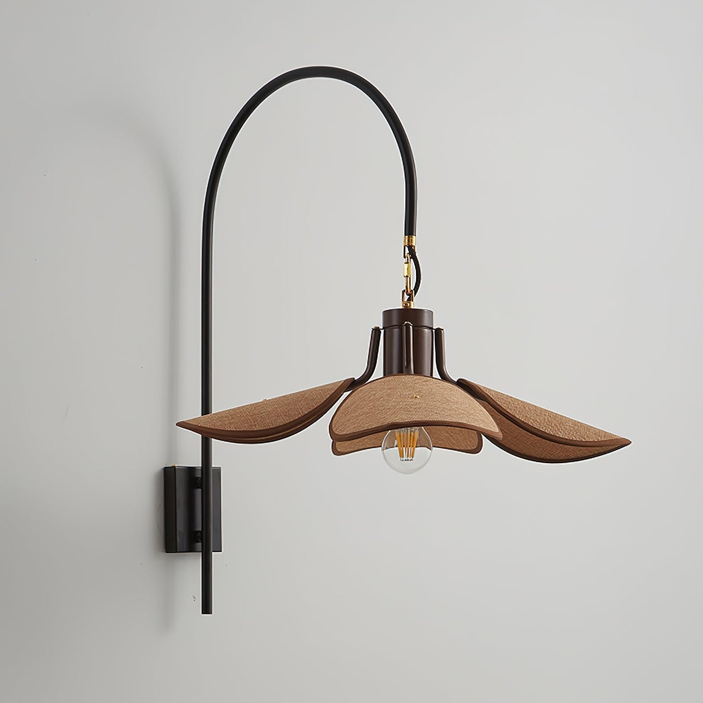 Applique Petal Bloom – Lampe Murale Élégante en Forme de Pétales