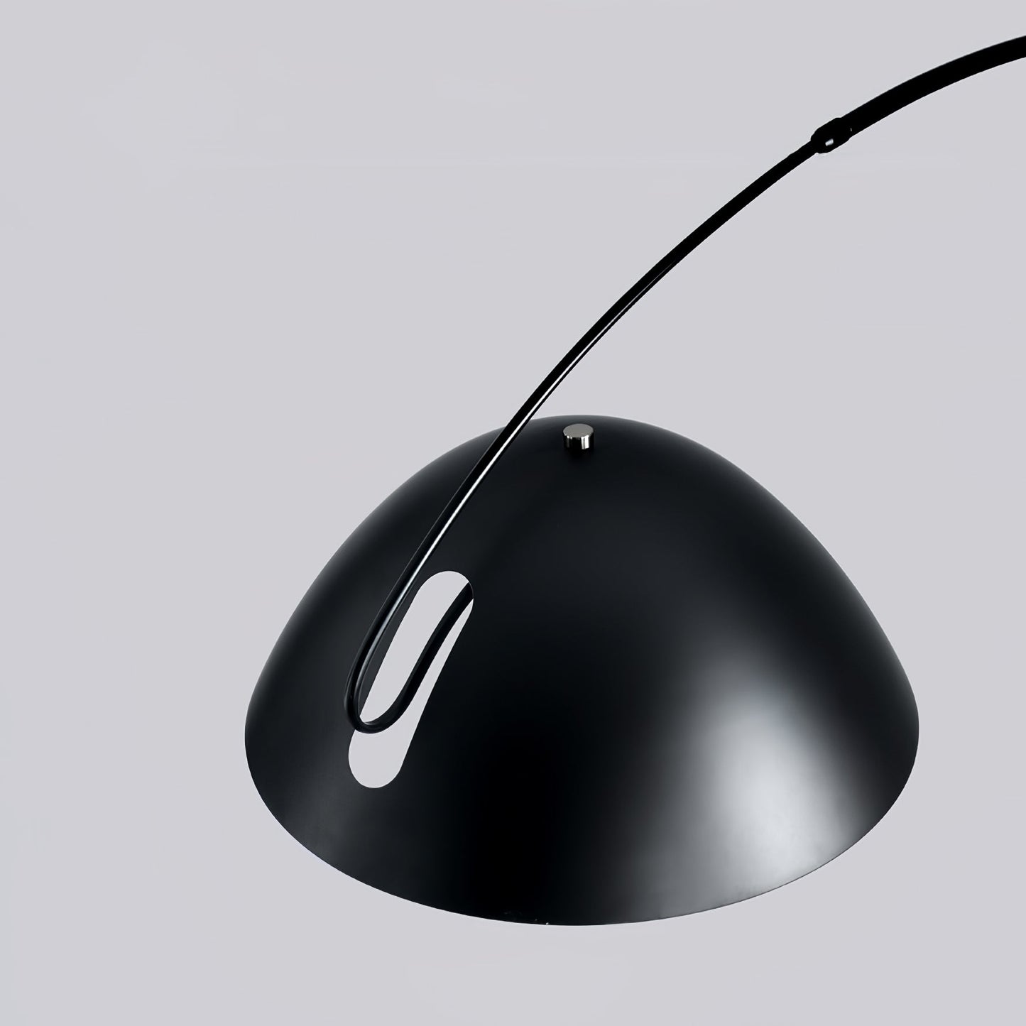 Lampadaire Verse Arc - Design Scandinave Élégant avec Bras Réglable et Éclairage LED