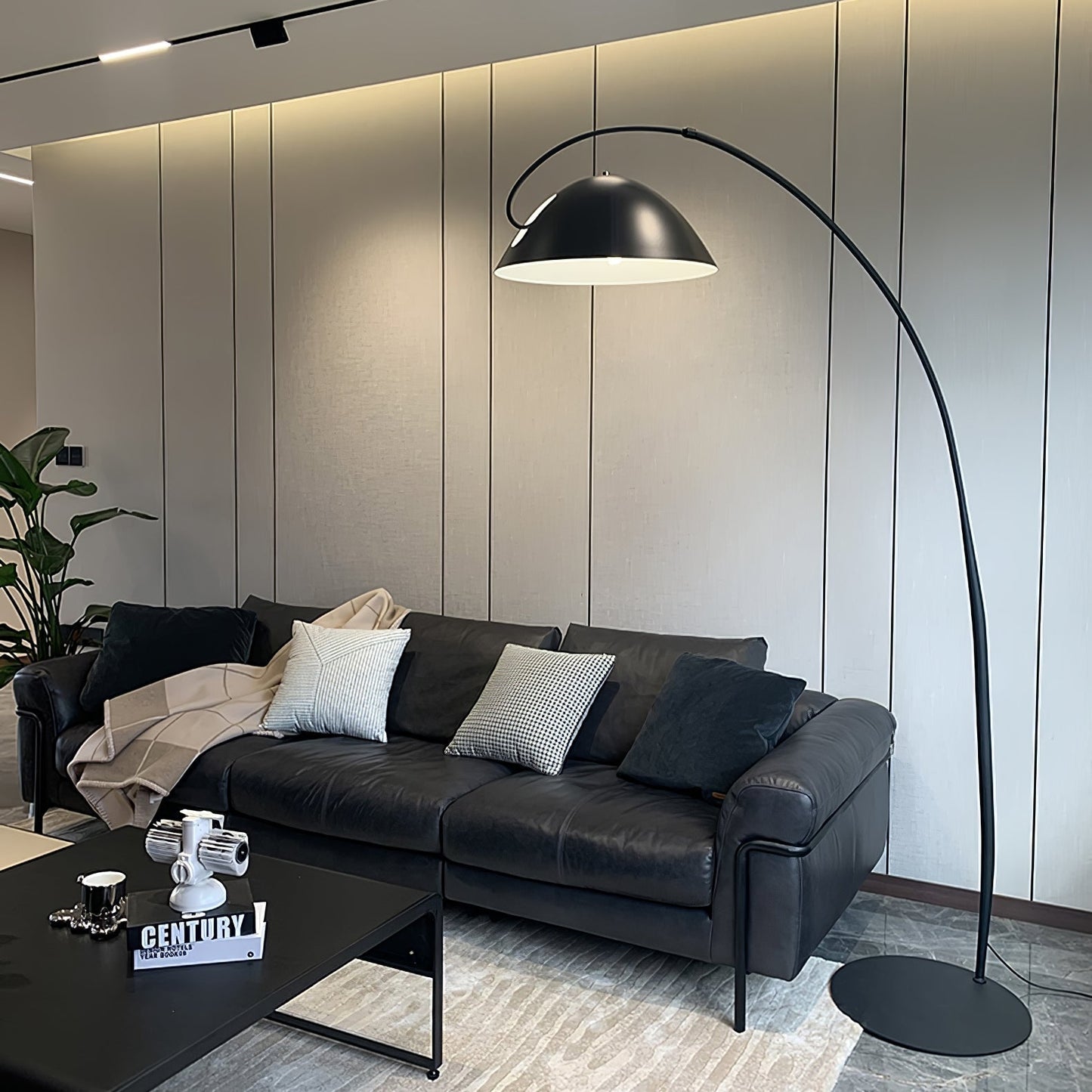Lampadaire Verse Arc - Design Scandinave Élégant avec Bras Réglable et Éclairage LED