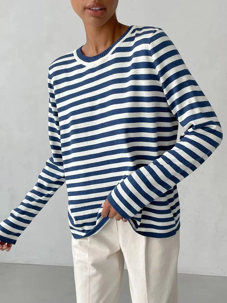 Pull rayé bleu et blanc
