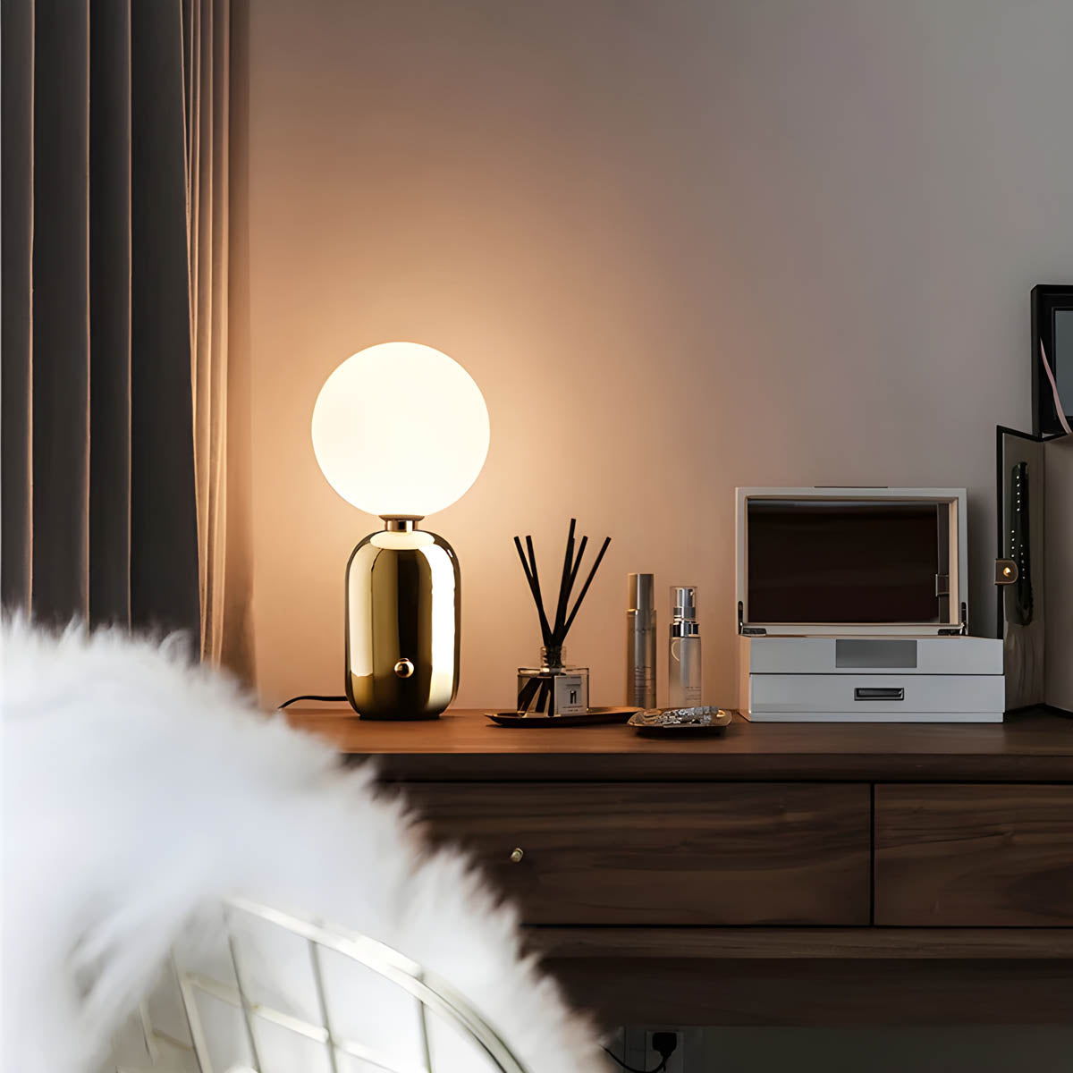 Lampe de Table RAISO - Élégance et Style Raffinés