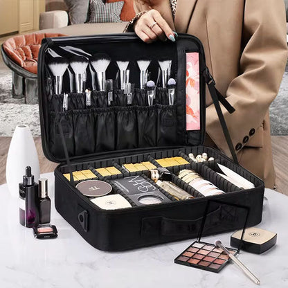 Rangement maquillage noir adapté au voyage 
