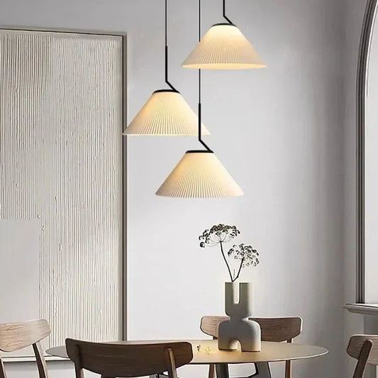 Suspension Nordic Plissée Crème – Design Scandinave Élégant en Tissu LED