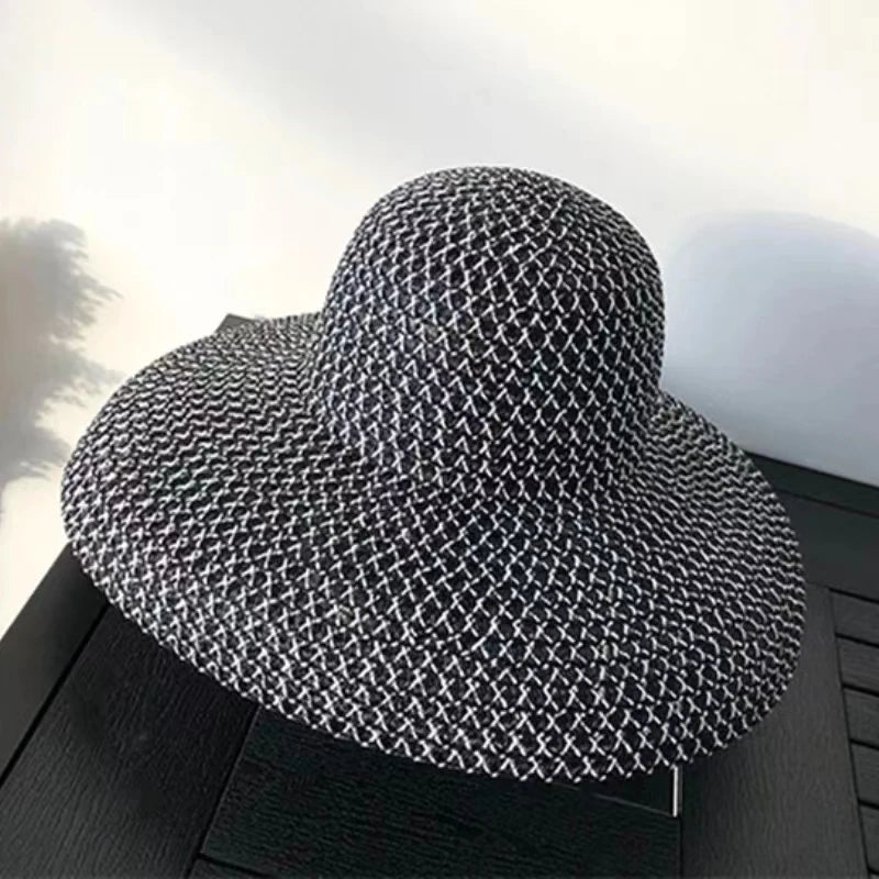 Chapeau de Paille Large – Motif Tressé Original